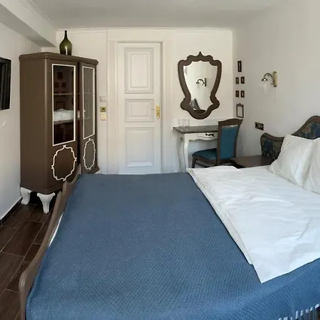 Bed & Breakfast Villabaroque_eger *