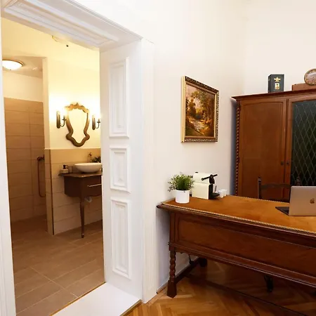 Bed & Breakfast Villabaroque_eger