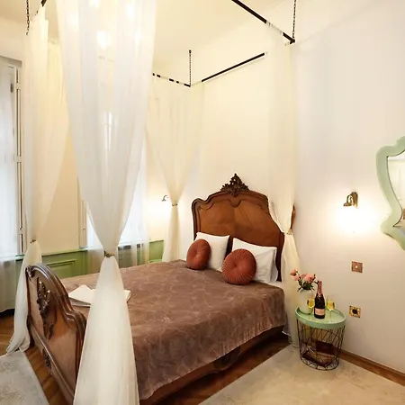 Bed & Breakfast Villabaroque_eger
