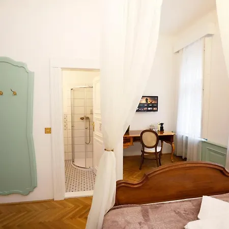 Villabaroque_eger 3* Eger