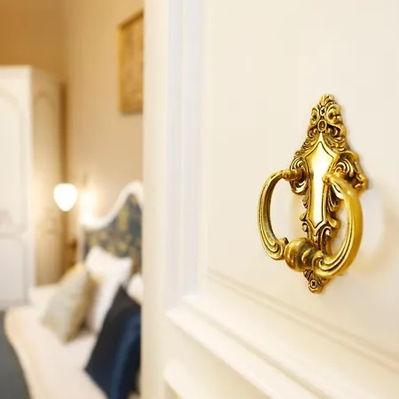 Alojamento de Acomodação e Pequeno-almoço Villabaroque_eger Eger