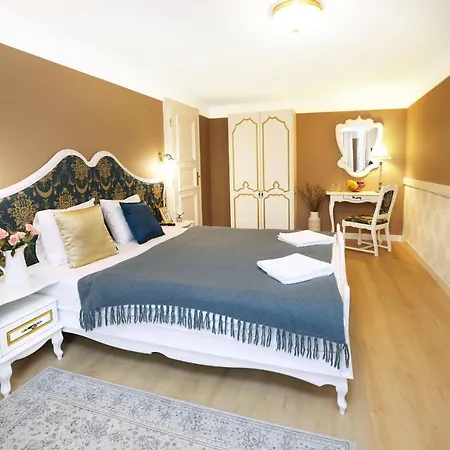 Villabaroque_eger Bed & Breakfast *