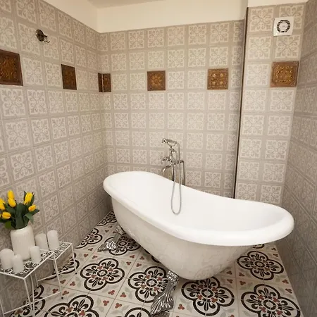 Bed & Breakfast Villabaroque_eger
