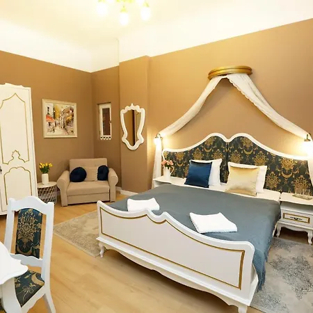 Bed & Breakfast Villabaroque_eger Eger