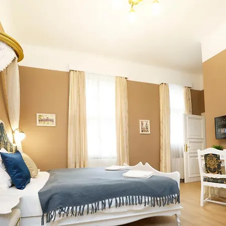 Bed & Breakfast Villabaroque_eger *