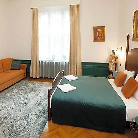 לינה וארוחת בוקר Villabaroque_eger אגר