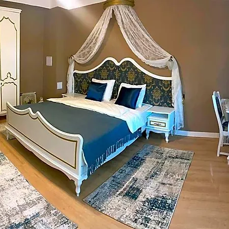 Bed & Breakfast Villabaroque_eger 3*