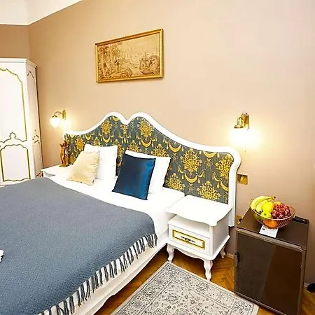 לינה וארוחת בוקר Villabaroque_eger אגר