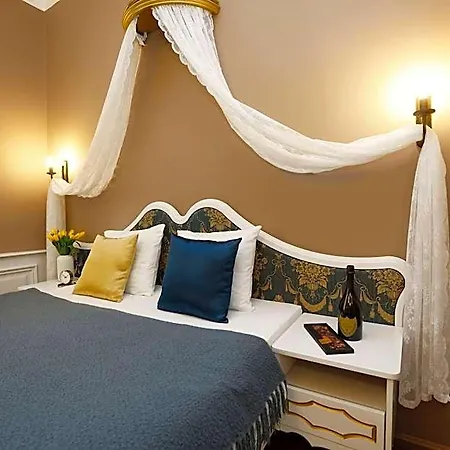 לינה וארוחת בוקר Villabaroque_eger אגר