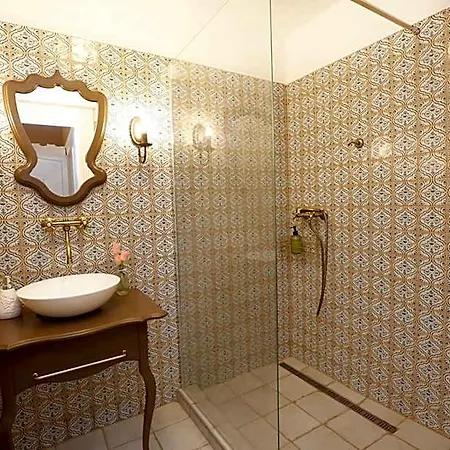לינה וארוחת בוקר Villabaroque_eger 3*