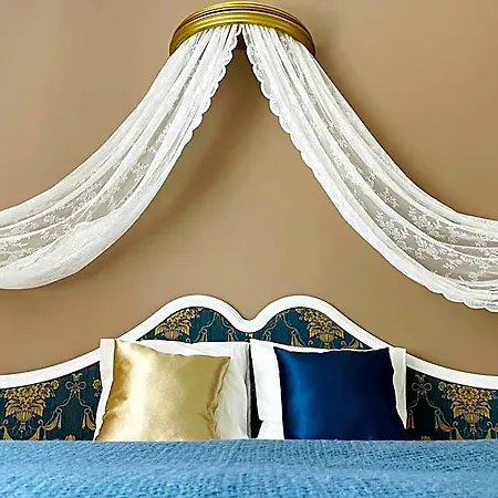 לינה וארוחת בוקר Villabaroque_eger 3*