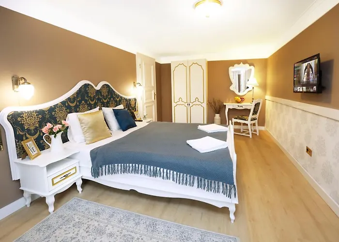 Villabaroque_eger Nocleg ze śniadaniem 3*